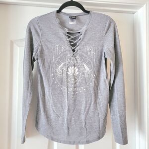 Modern Lux Hamsa Gray T-shirt V-Neck Small